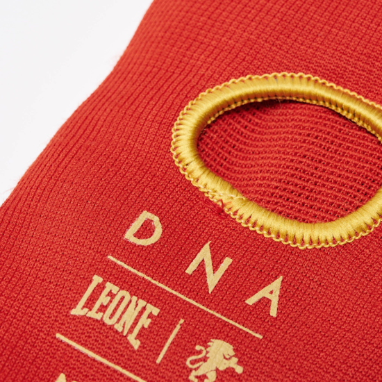 Coderas para Muay Thai Leone Color Rojo PR341 "DNA"