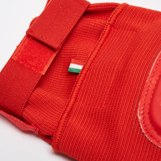 Espinilleras Tubulares Leone 1947 "DNA Basic" Color rojo PT134