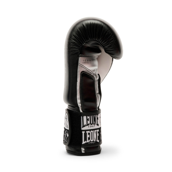 Guantes de Boxeo Leone1947 "Iconic" Color negro GN208 WAKO